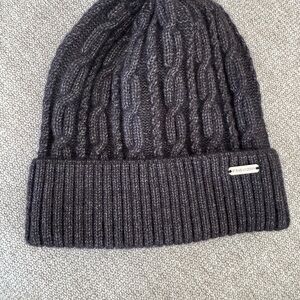 Steve Madden Gray Cable Knit Beanie